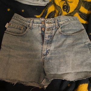 Cute high wastes denim Jean shorts